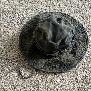 Camo bucket hat